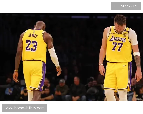 湖人开启八连客之旅首战掘金，东契奇艾顿内线对决成焦点